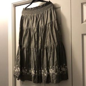 Olive green embroidered stretch skirt